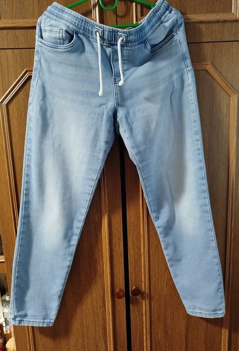 Жіночі джинси мом на резинці