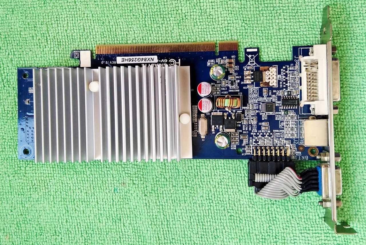 Видеокарта GIGABYTE GV-NX84G256HE