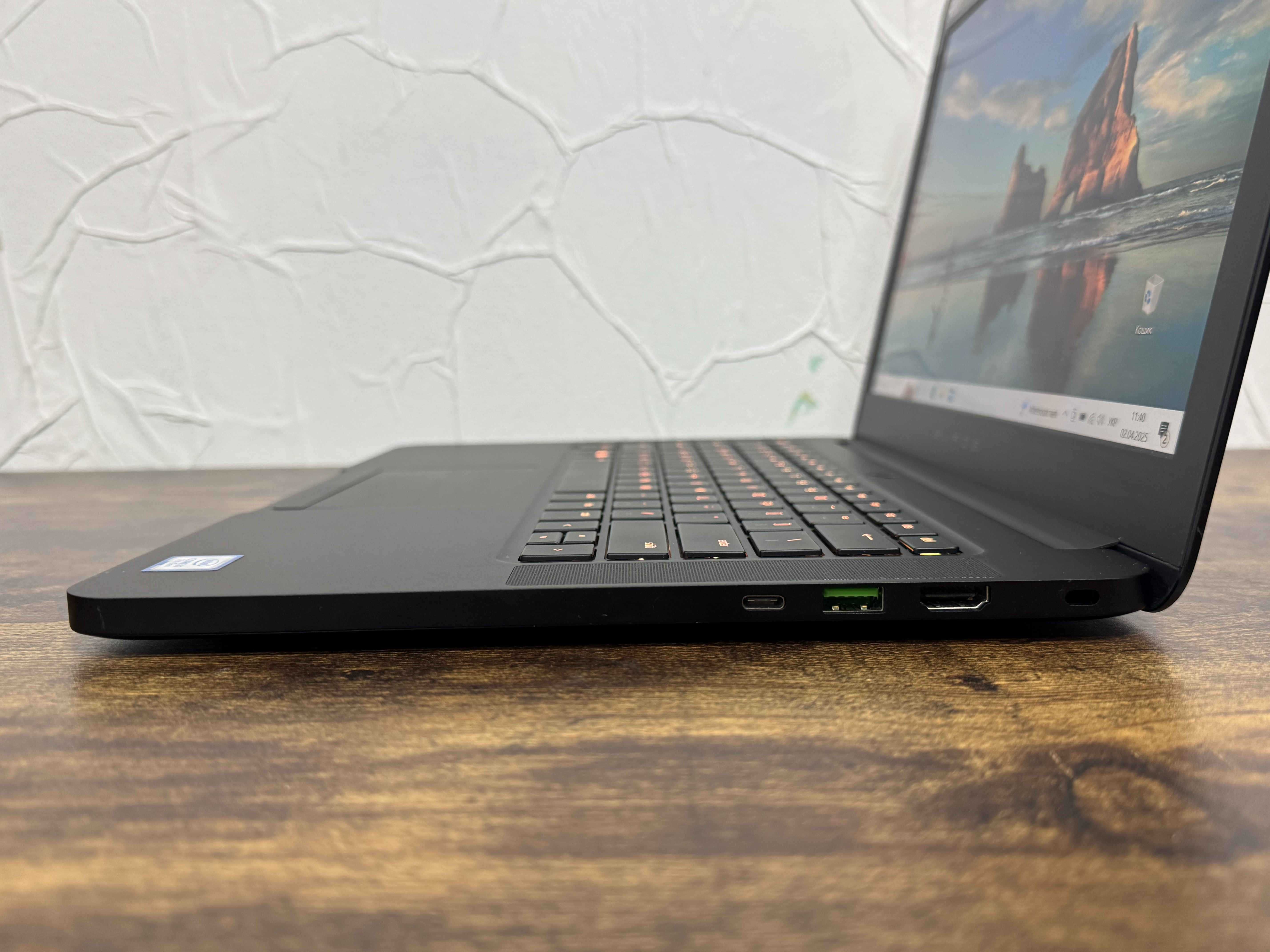 Ігровий ноутбук Razer Blade –Core i7-7700HQ, 16GB, GTX 1060, 512GB SSD