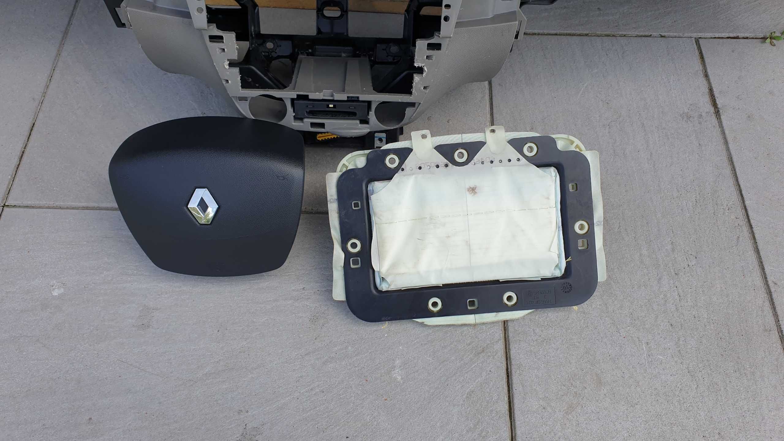 Deska rozdzielcza pulpit Konsola airbag nr2 megane III 3 oryginał