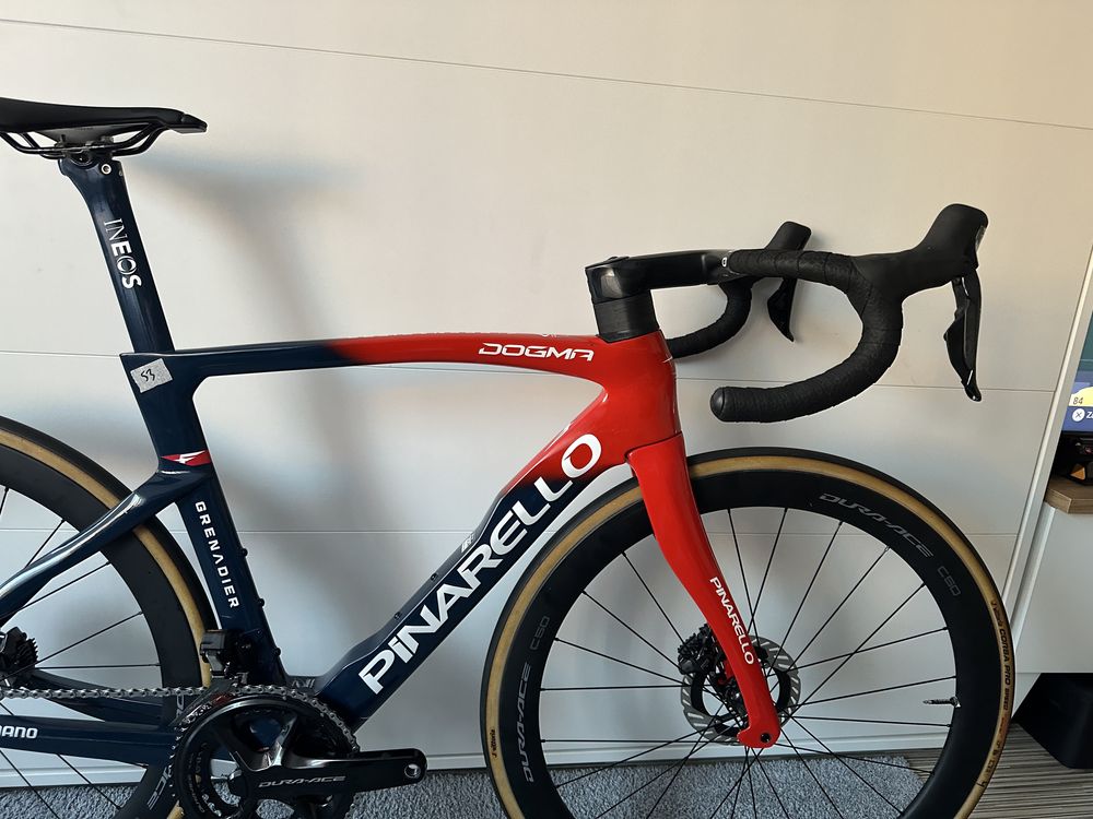 Pinarello dogma F ineos grenadiers