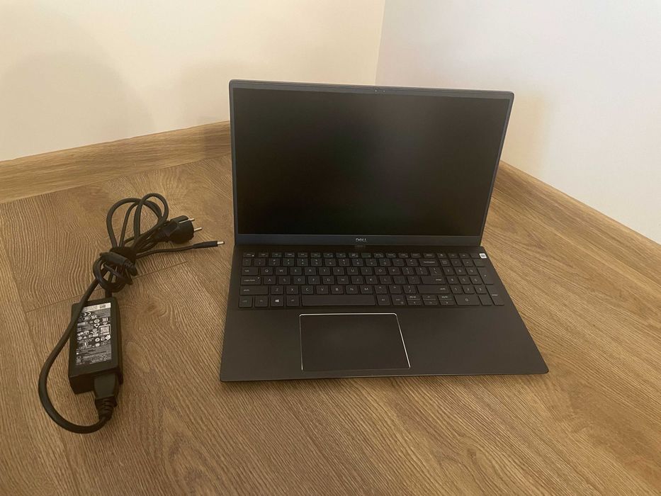Laptop DELL Vostro 5502