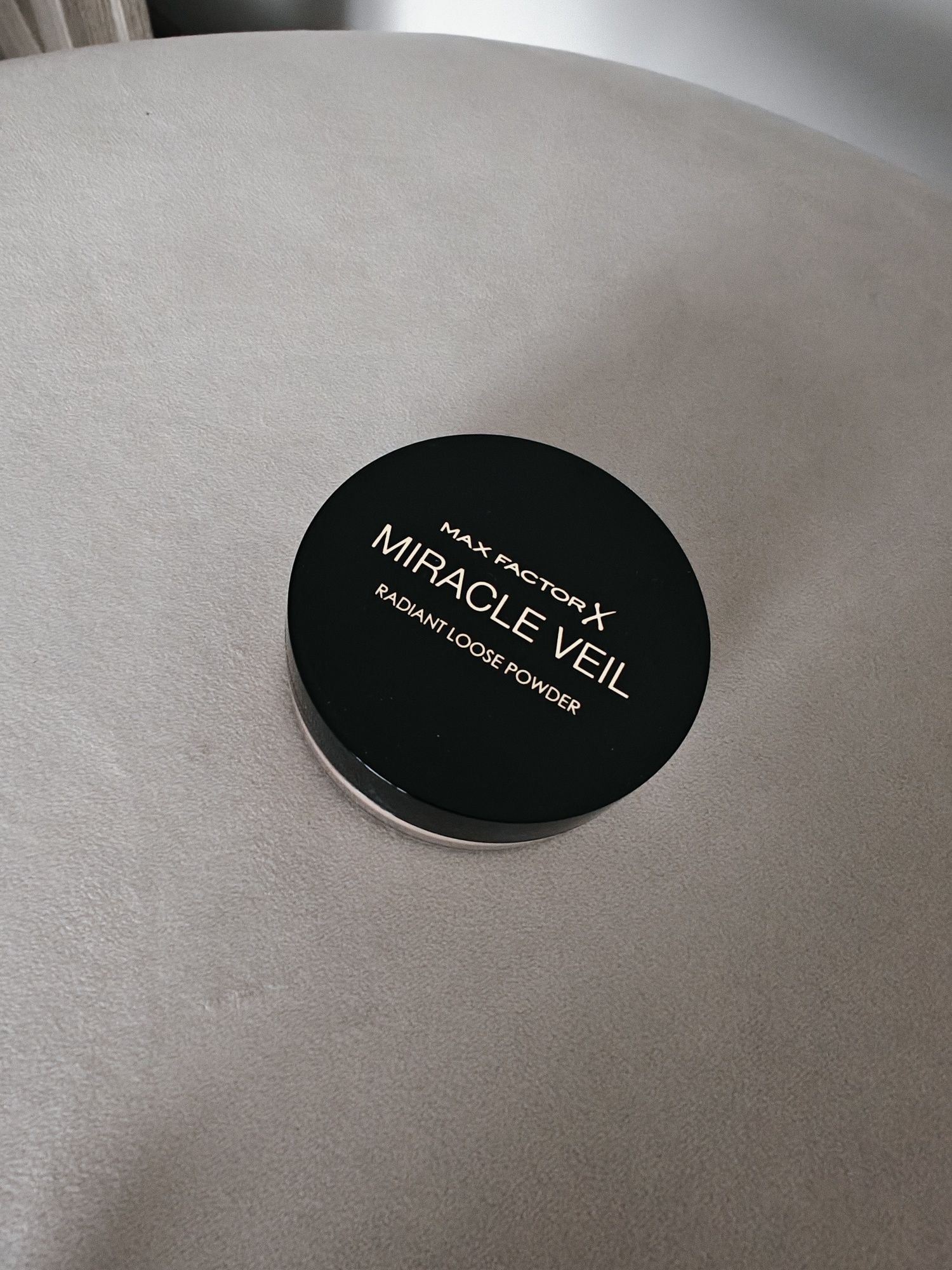 Max Factor Miracle Veil rozświetlający puder sypki translucent