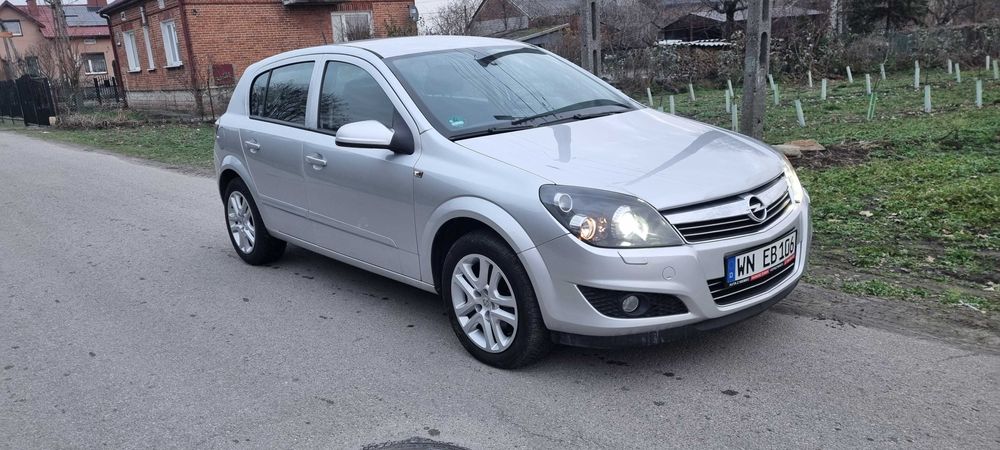 Opel Astra 1,6B 116PS  Uwaga tylko 134tyś km Xsenony Oryginalny lakier