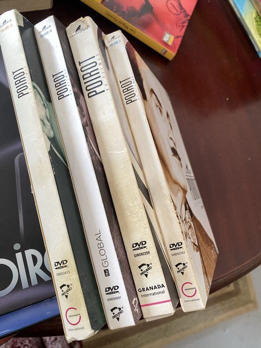 22 dvds de poirot, ofereco os portes