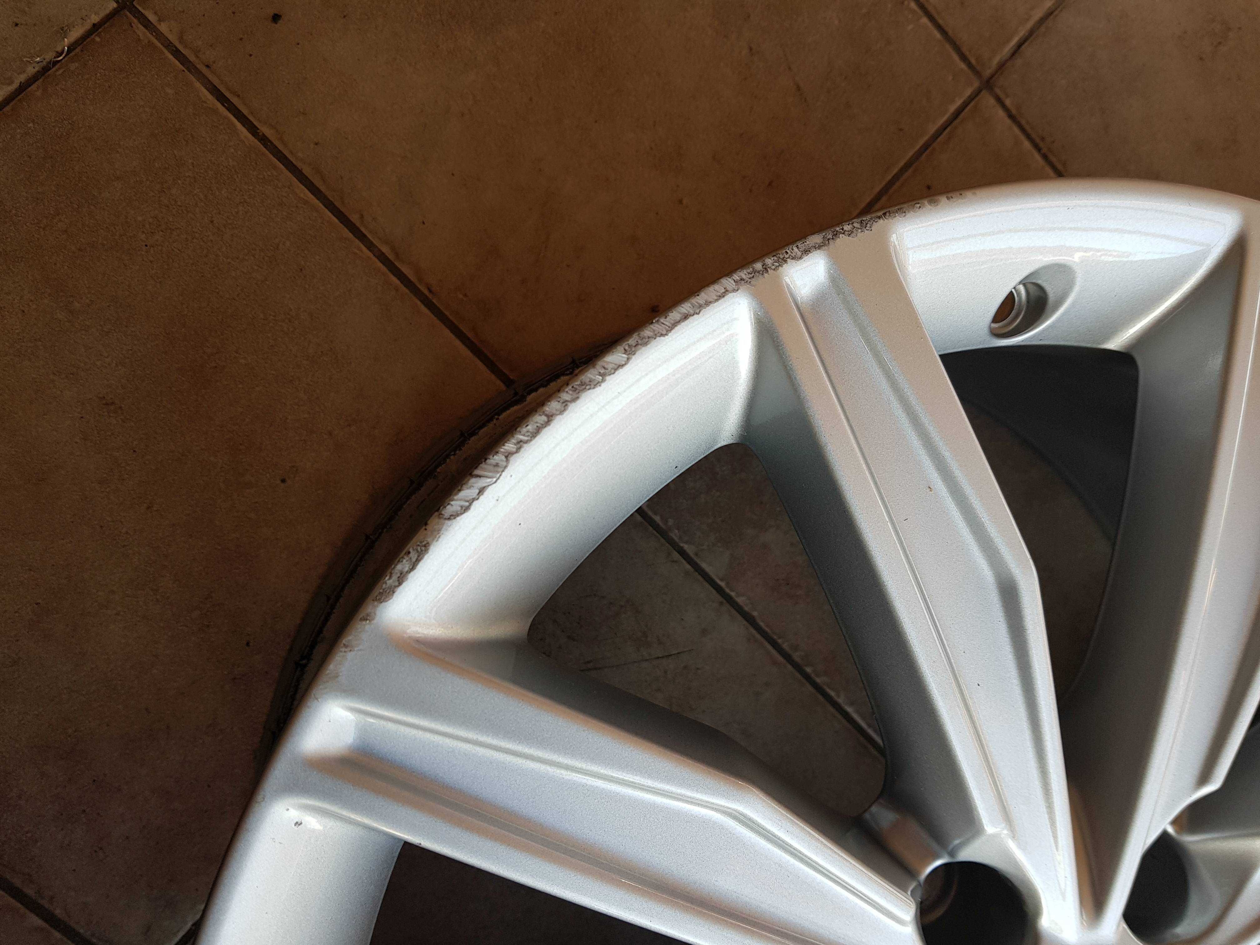 Felgi aluminiowe Audi A6 C7 C8 A4 B9 8,5x19 et40 5x112 Sline 4K0