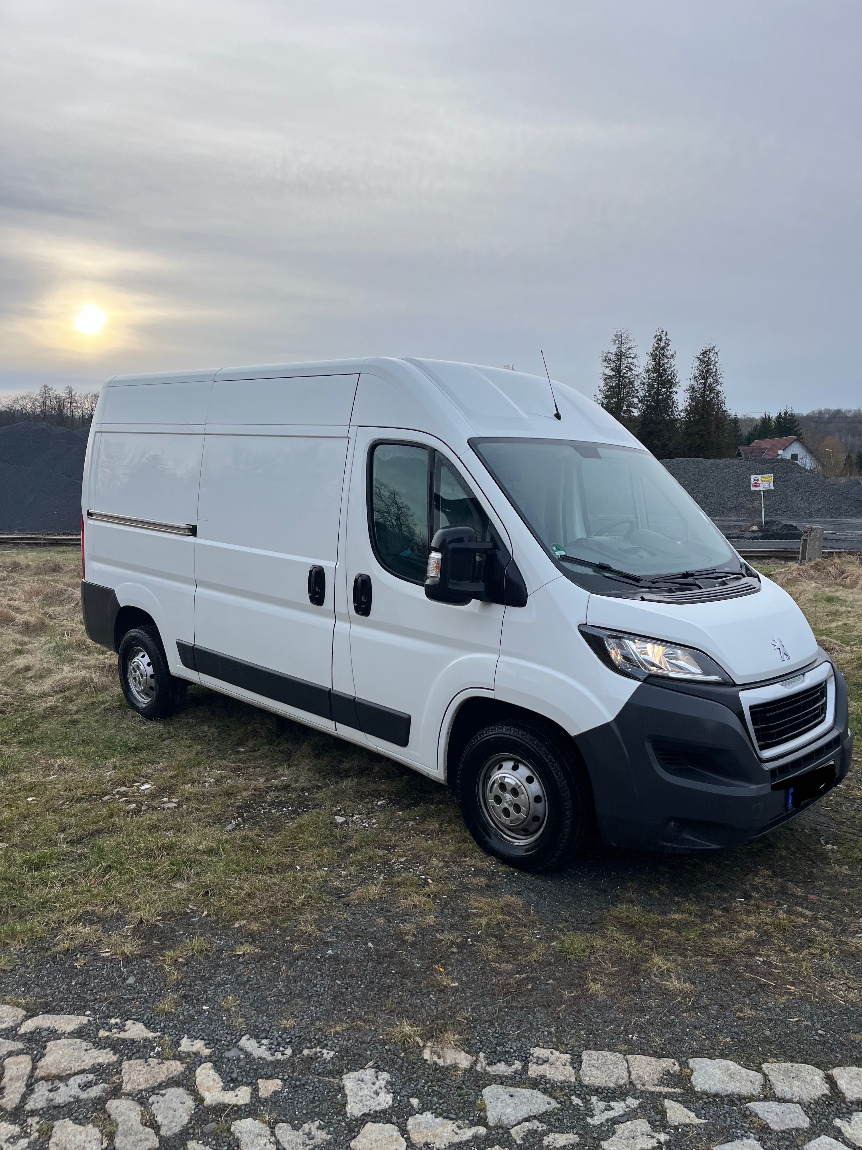 Peugeot Boxer ProBlueHDi L2H2 przebieg 140tys