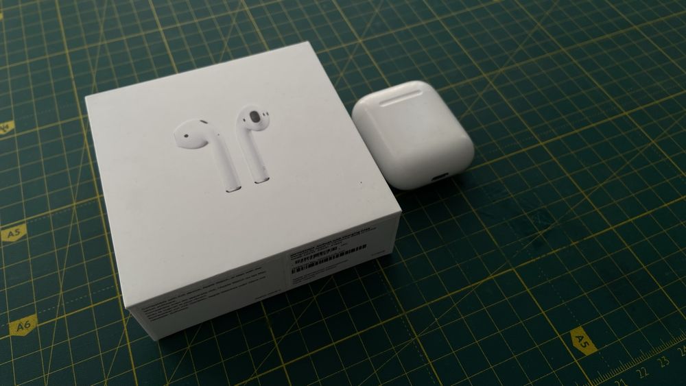 Air pods 1 лівий правий працюючі оригінал коробка