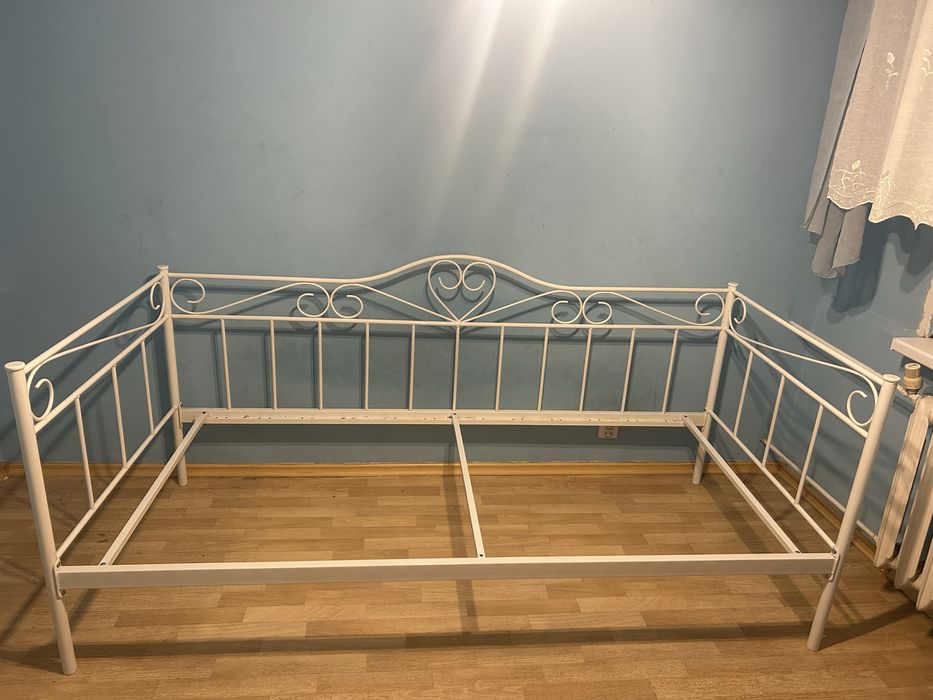 Sprzedam łóżko metalowe 200x90 + materac i deski