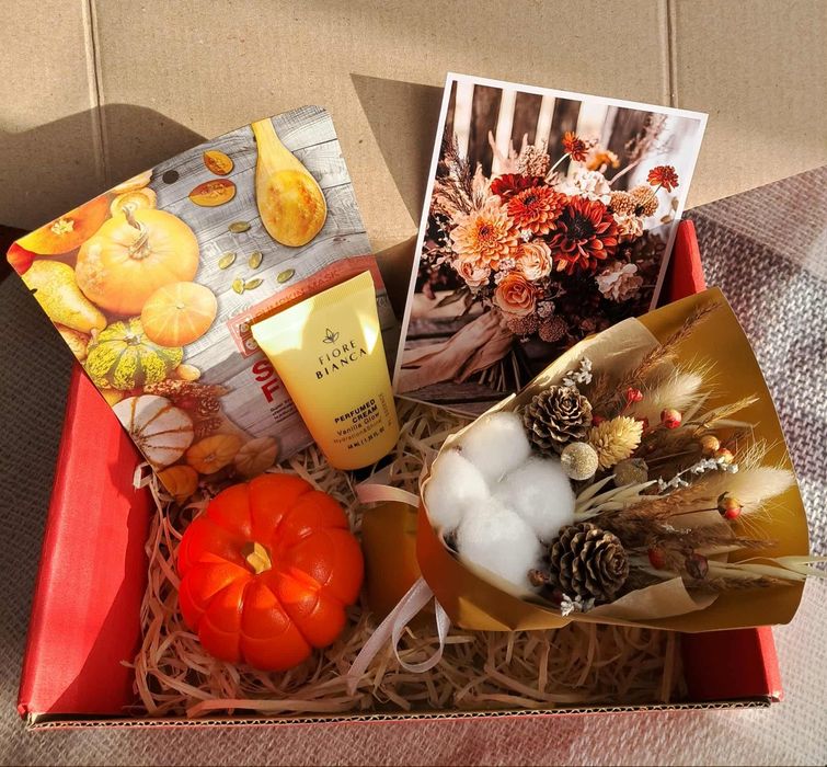 Подарунковий бокс, подарунковий набір, подарунок для дівчини