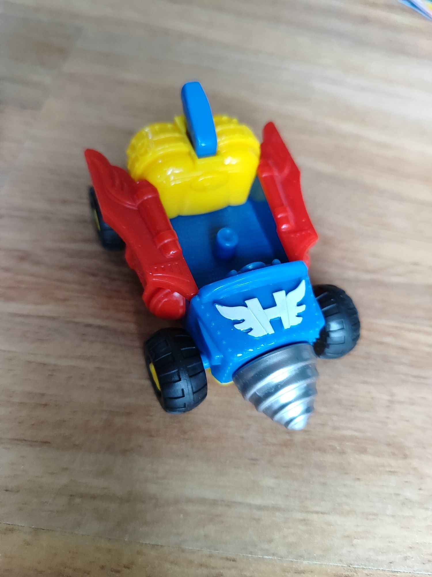 Super Zings Tornado Spike