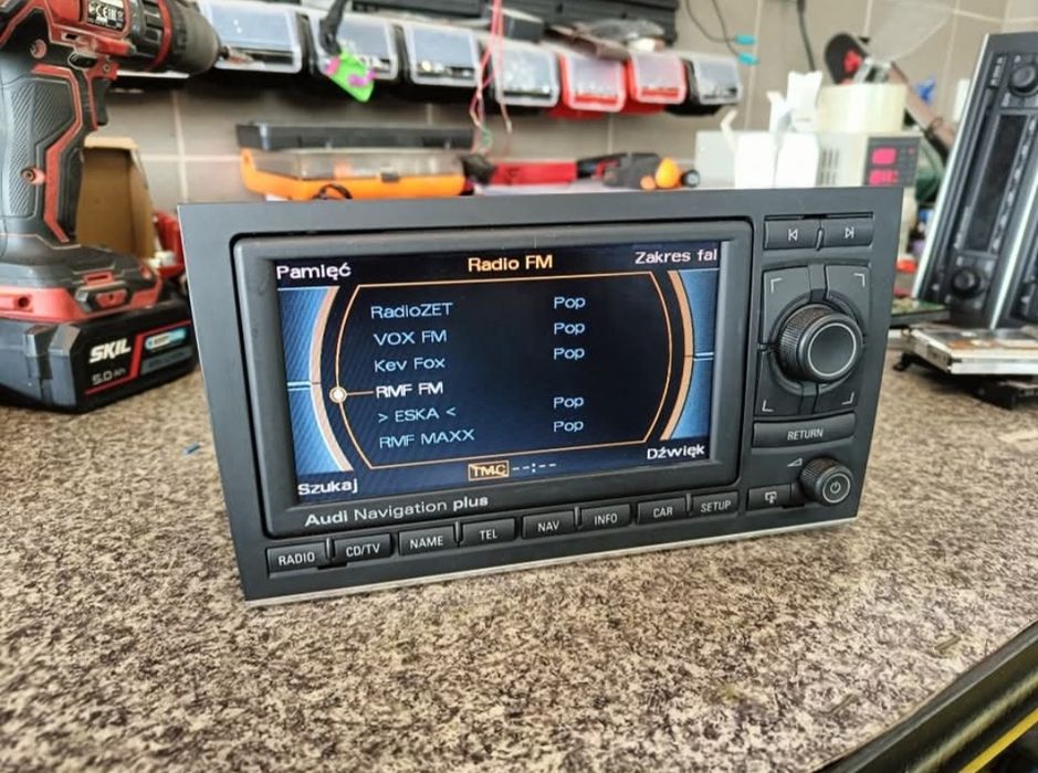 Radio RNS-E z PL Menu + Kod AUDI A4 B6 B7 2000:2008

Radio ku