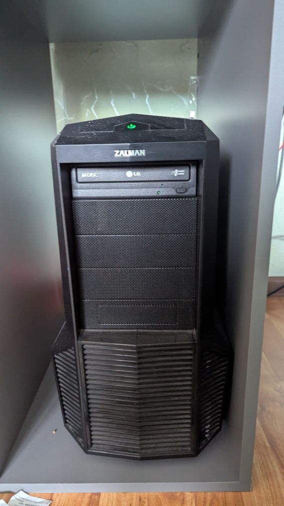 Ігровий комп'ютер (rx5700xt, intel core i7 11700k)