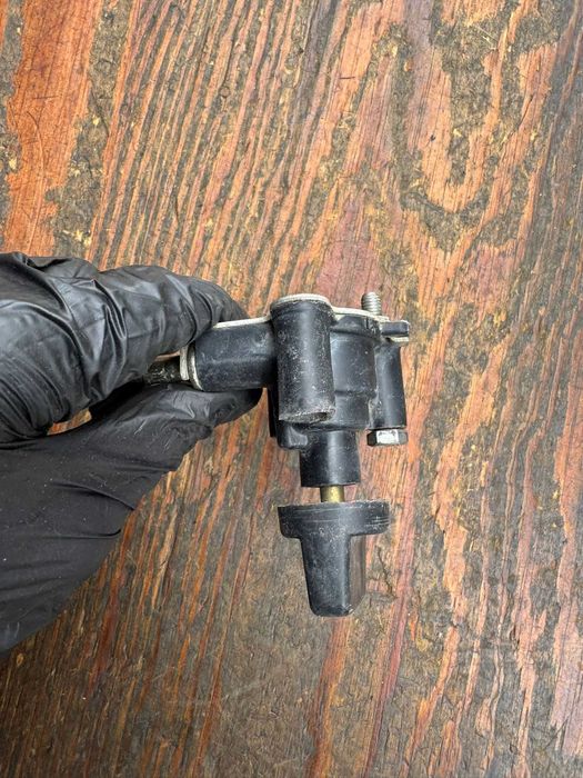 przelacznik biegu wstecznego blokada skrzyni dzwignia  honda trx 400