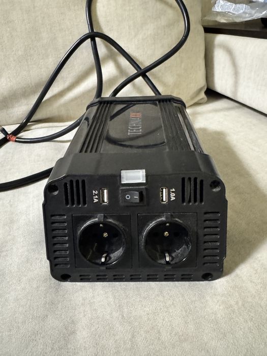 Інвертор Technaxx TE16 1200W 12V → 220V, стан відмінний