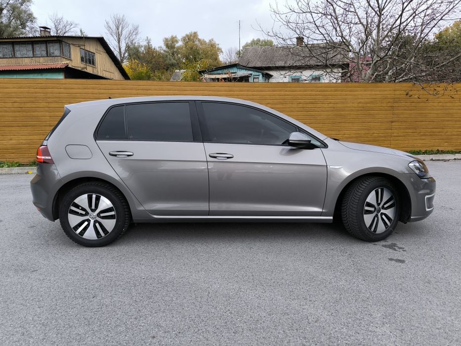 Продам Volkswagen E-golf