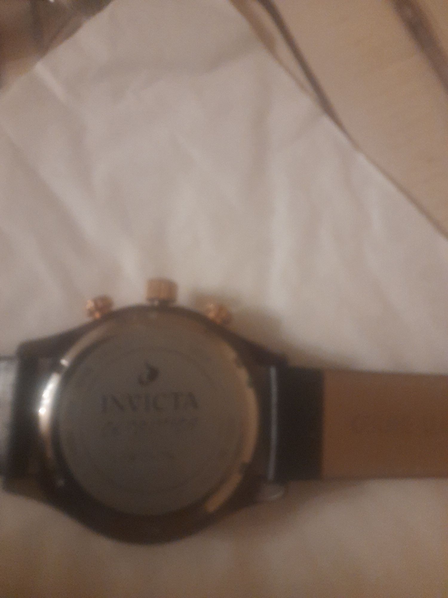Стильний та оригінальний чоловічий годинник