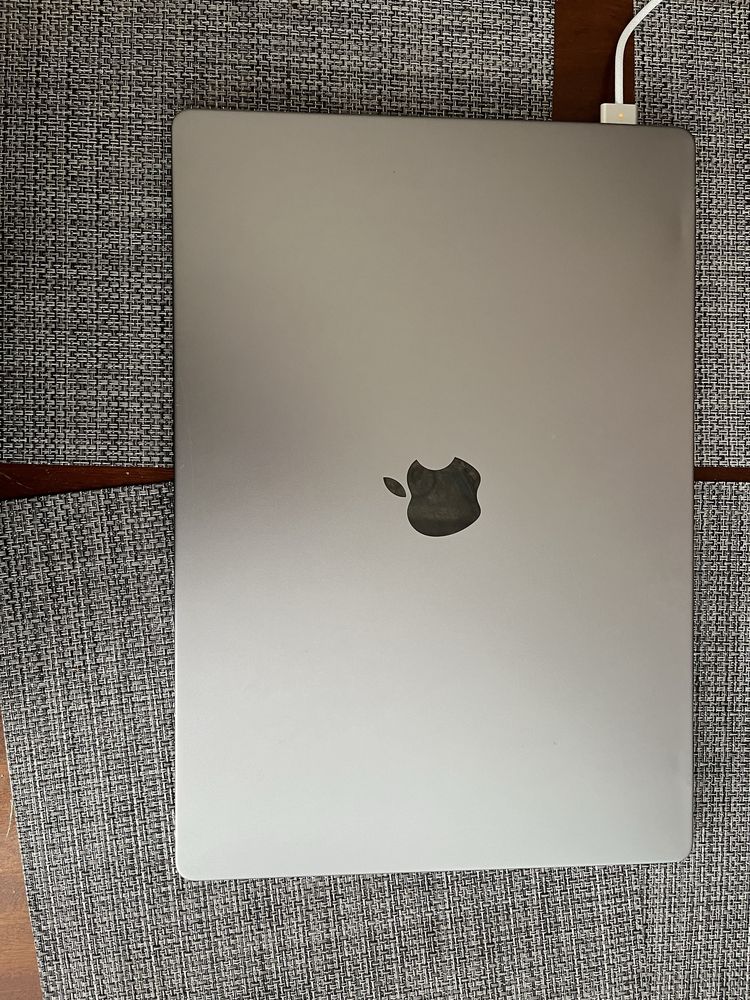 Apple MacBook Pro 16″ M1 Pro 32Gb RAM, 512 Gb 2021р space gray
