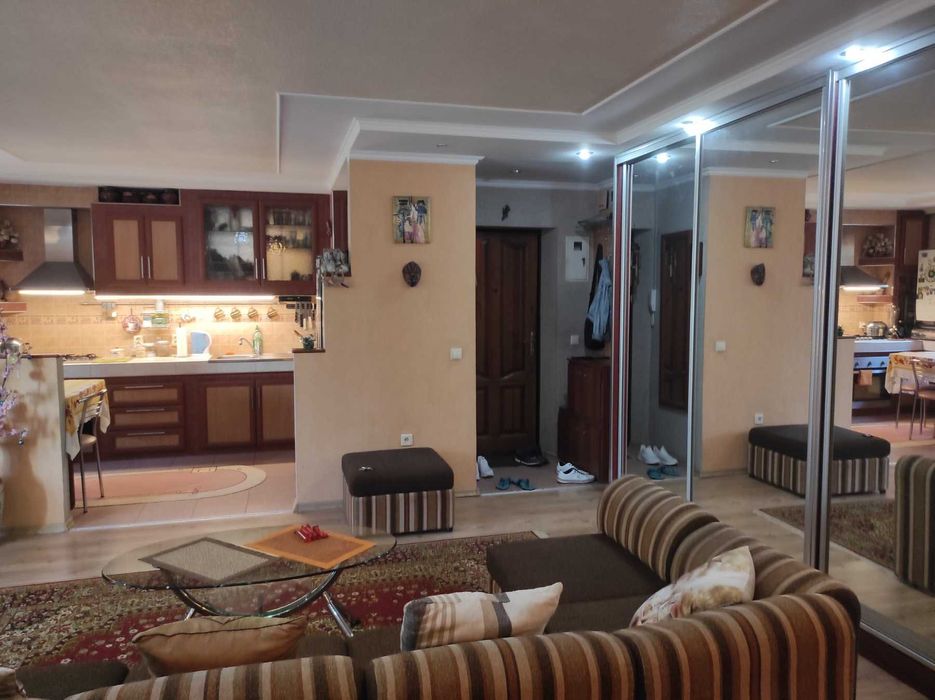 В оренду 2-кімнатна квартира з АГВ, з ремонтом біля ринку «Вишенька».