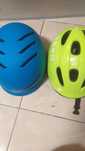 Capacetes para bicicletas de aducentes