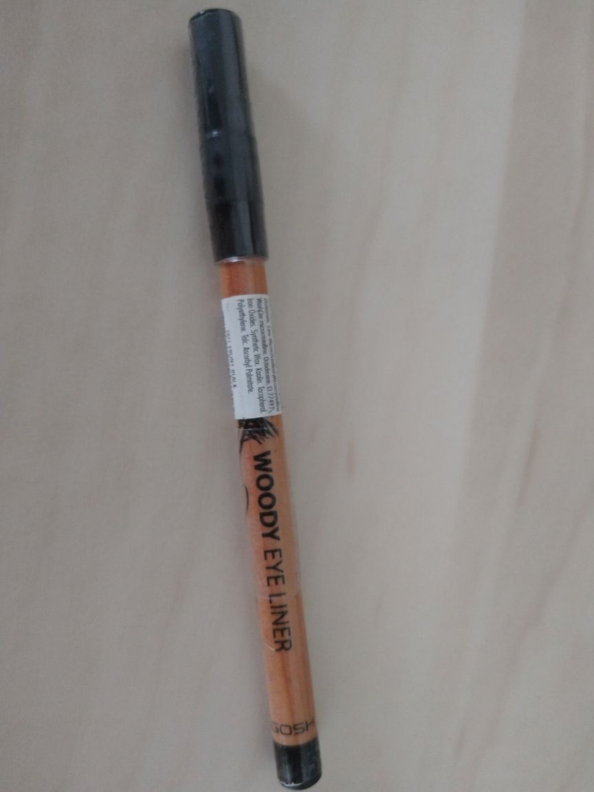 Gosh Woody eyeliner wodoodporna kredka do oczu 001 ebony Black czarna