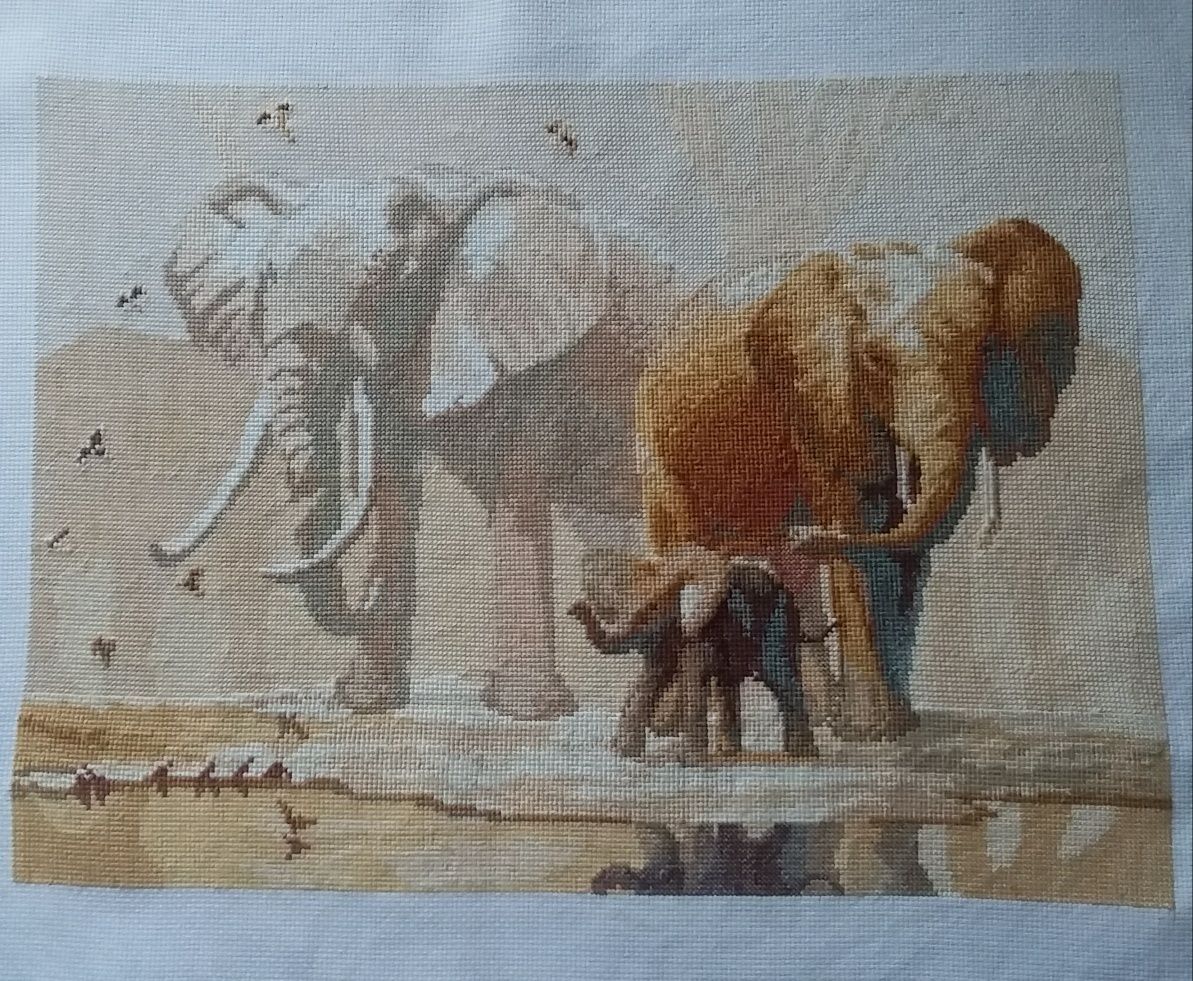 Вишита картина "Слони".