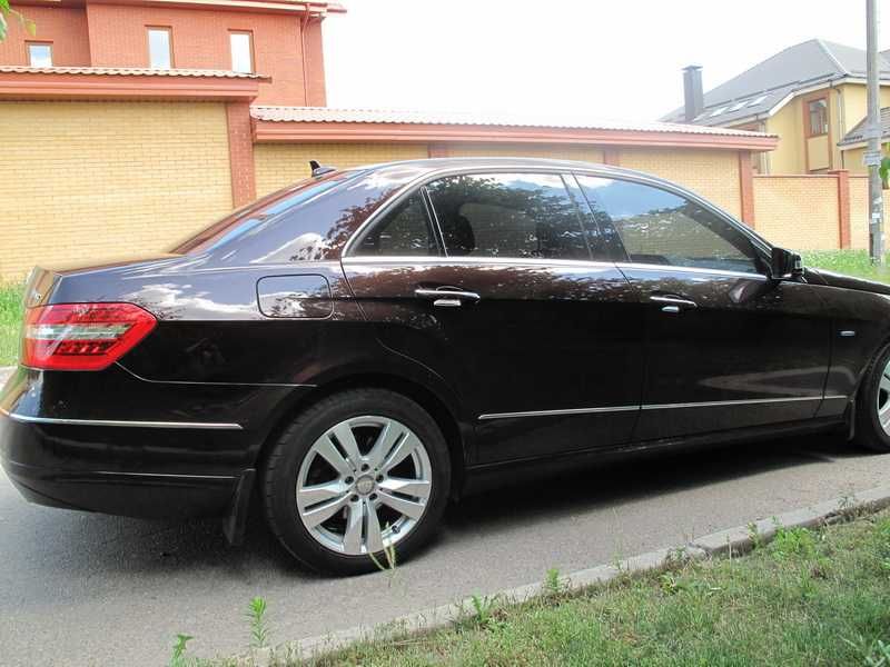 Mercedes-Benz E-Class 350 cdi 4-matic 2011