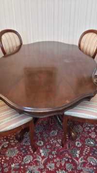 Stół w stylu Ludwikowskim