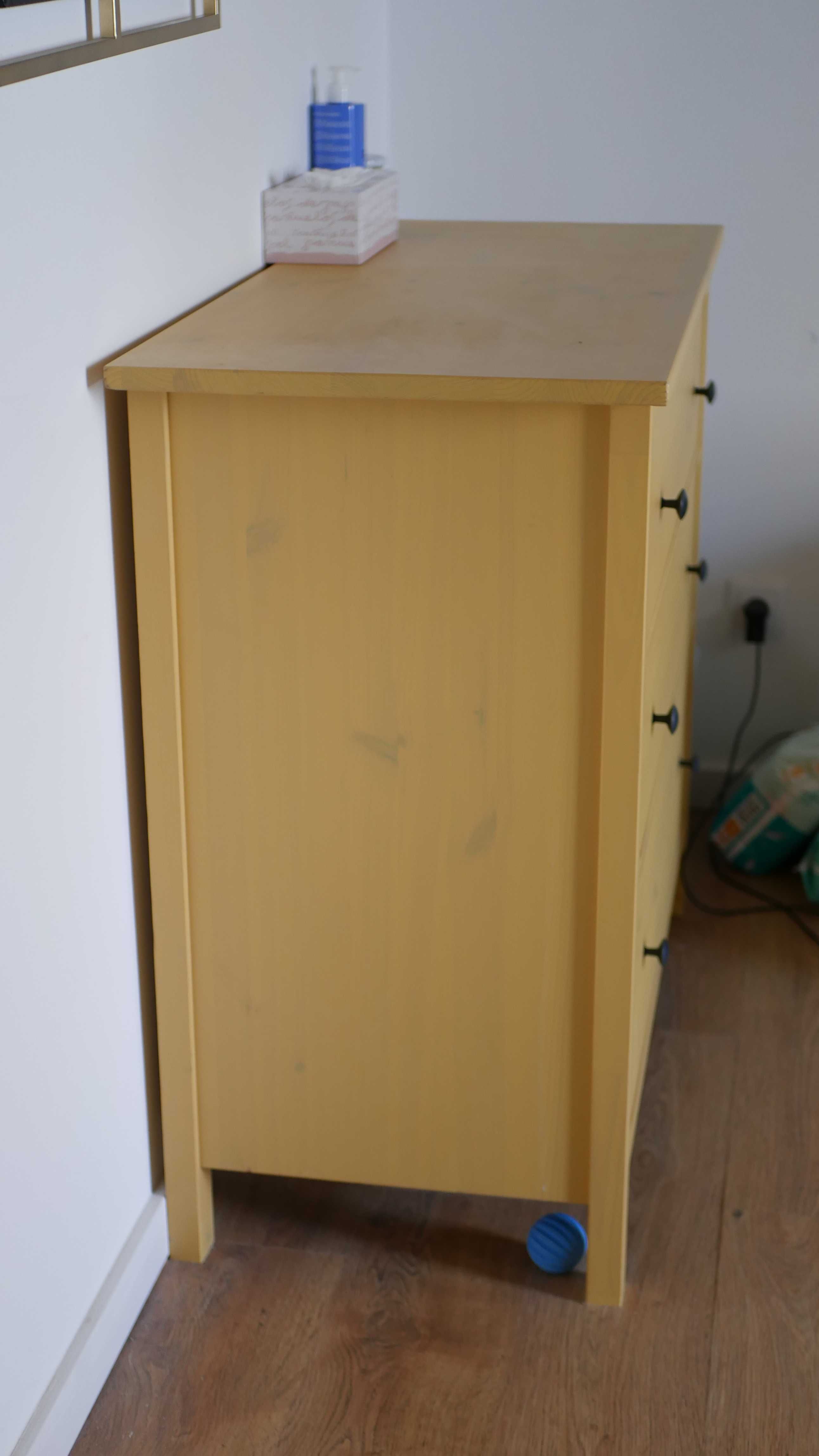 Cómoda IKEA Hemnes — Edição Limitada Amarela — 130 €