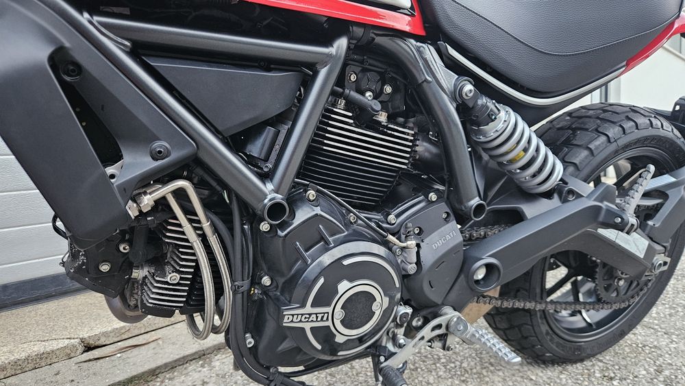 Ducati Scrambler Ícon Red 800cc