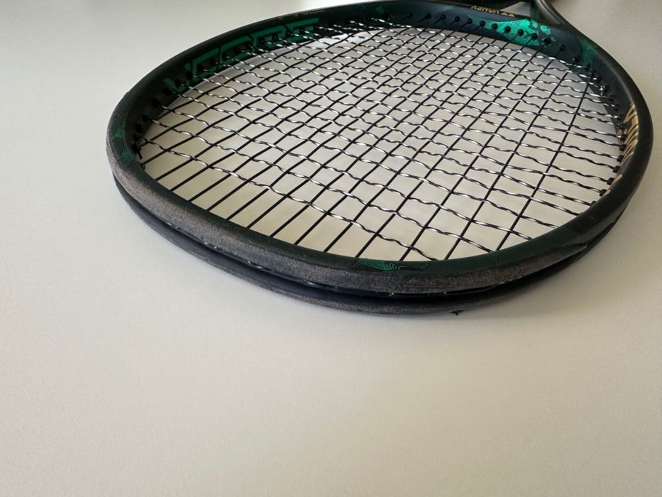 Raquete de Ténis Yonex Vcore Pro 100 com Bolsa/Capa