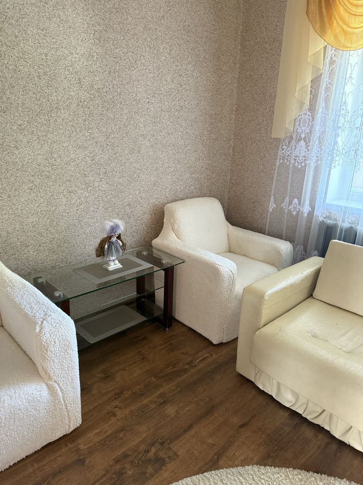 Меблі диван і крісла