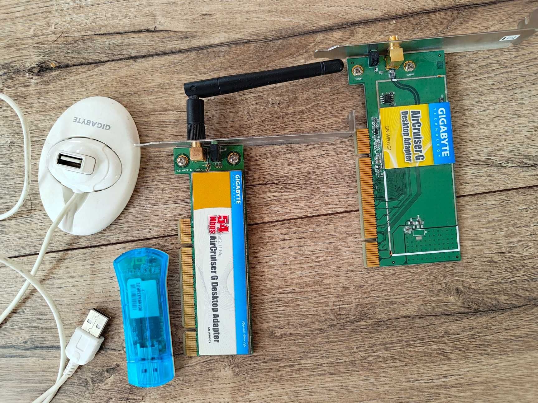 Stare podzespoły komputerowe PC Retro karty sieciowe Wi-Fi