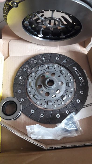 Комплект зчеплення  Luk 623309400  Audi,VW,Skoda,Seat
НОВ