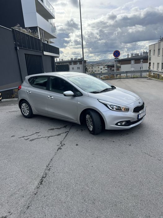 Kia Ceed_1.6CRDi_2014r_Active_KsiazkaSerwisowa_BezWkladu