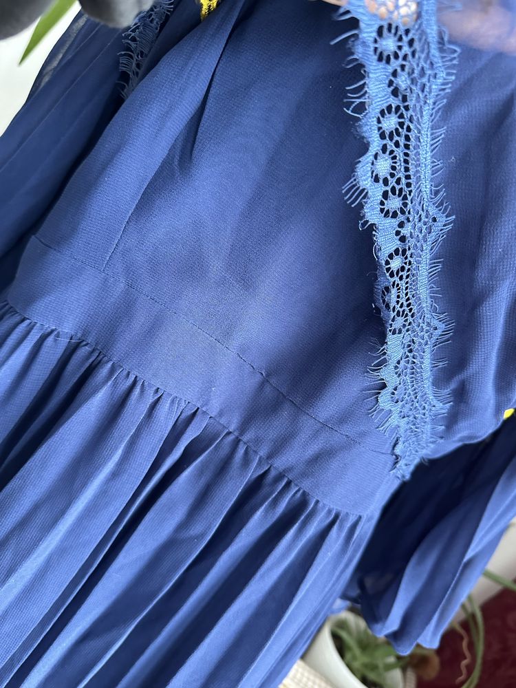 Granatowa plisowana sukienka midi w kwiaty haftowana asos 44 xxl