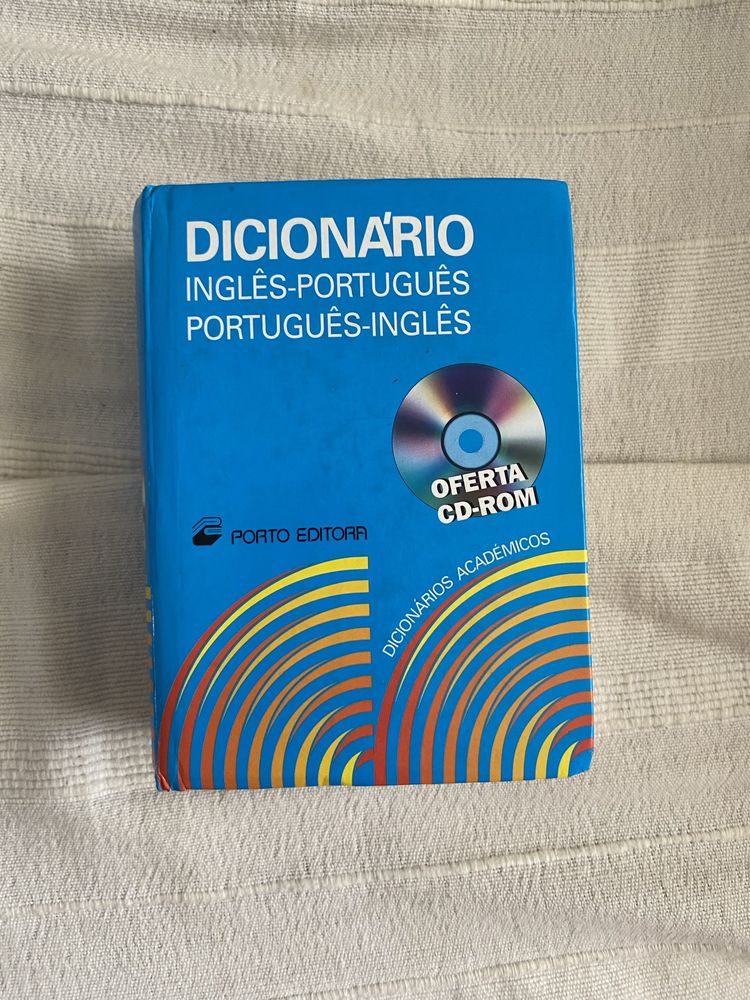 Dicionários escolares