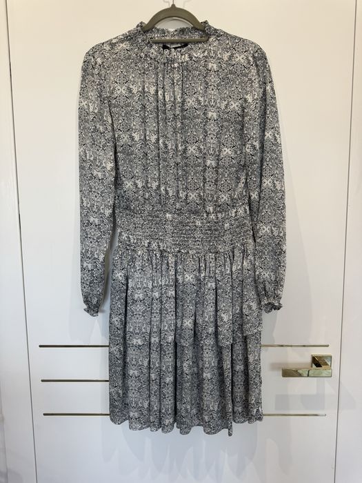 Sukienka z falbankami elegancka ażurowy wzór Top Secret 40/42