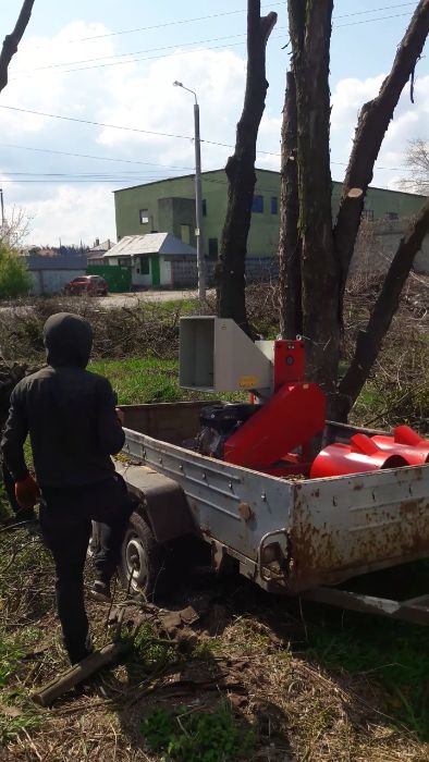 Аренда измельчителя веток, Услуги дробилка древесины веткоруб Киев