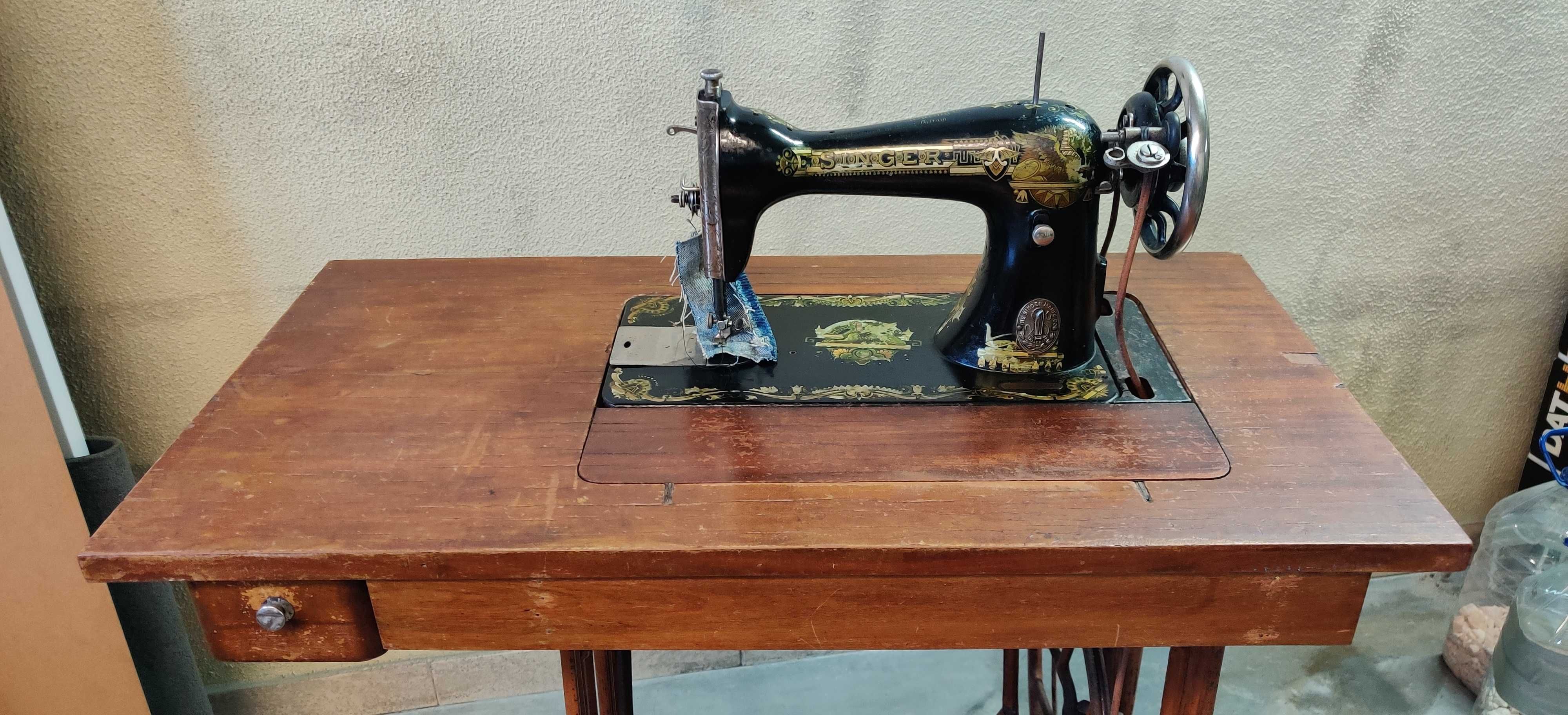 Maquina de costura antiga Singer