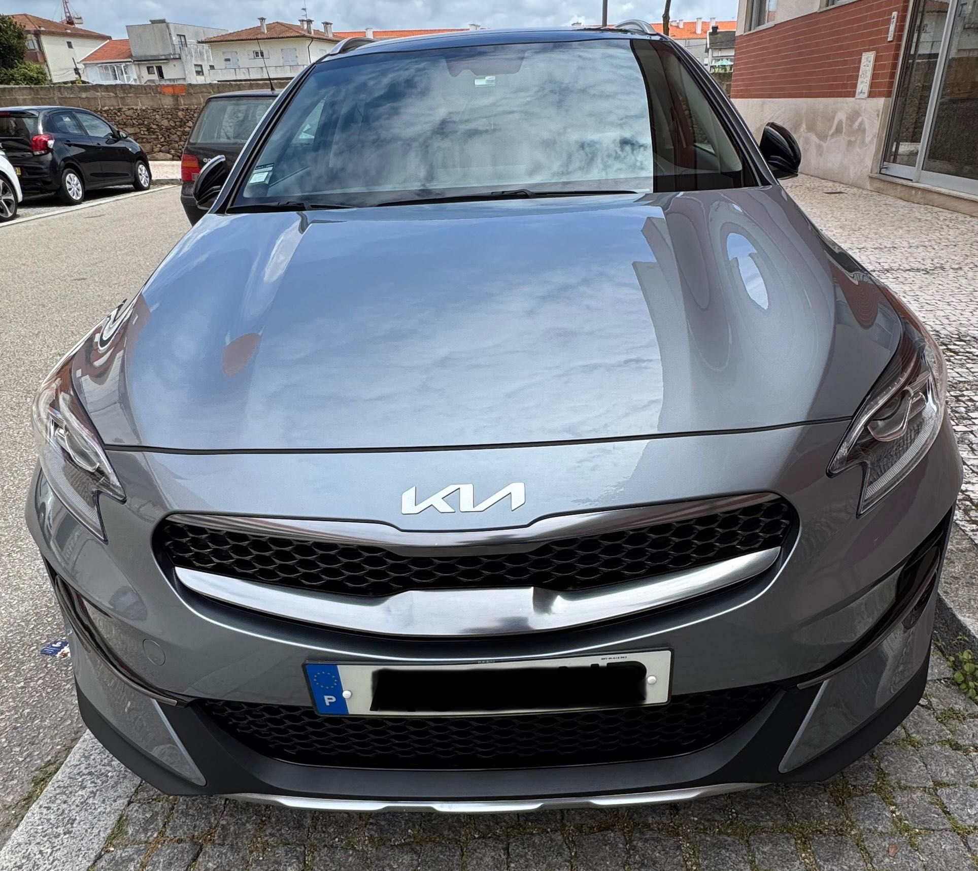 Kia XCeed 1.0 T-GDi Tech 2022 – SUV compacto em excelente estado!