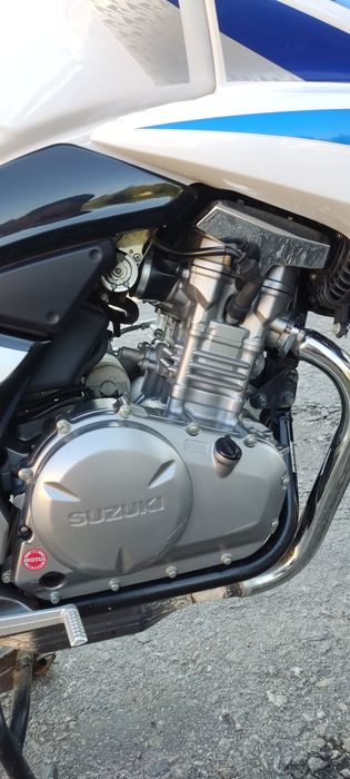 Suzuki GSR 250 Японець