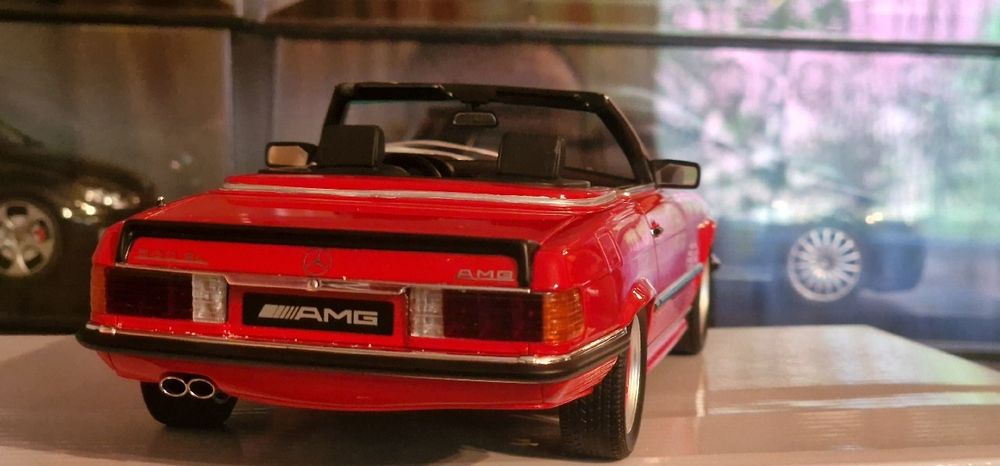 Mercedes-Benz 500 SL AMG Otto 1:18