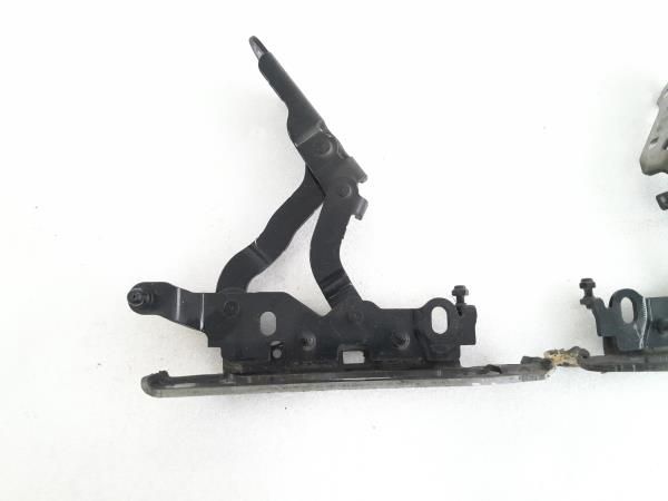 Dobradiça capot MERCEDES-BENZ Classe C (W204)