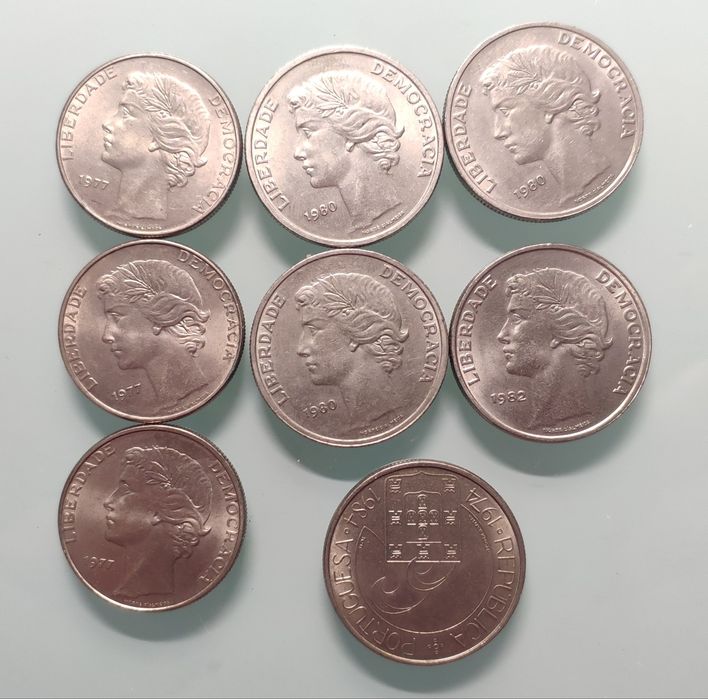 Moedas de 25 escudos (8)