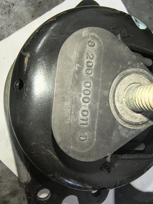Подушка двигуна Renault LAGUNA 2 права,Рено лагуна 2