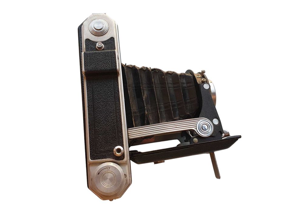 Stary aparat miechowy Kodak 620 z obiektywem Anastigmat f4,5 Angenieux