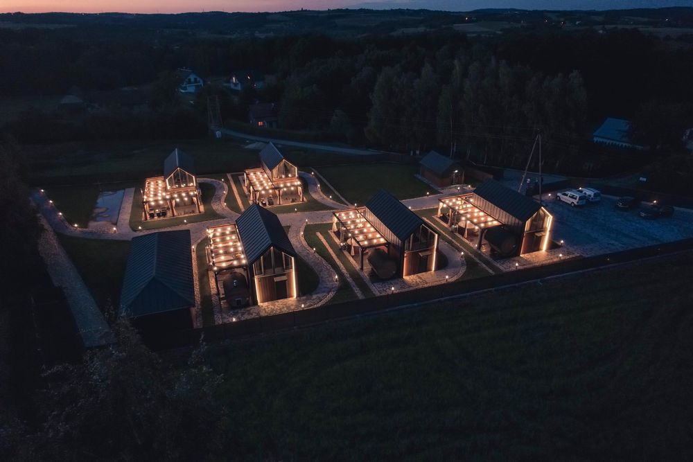VILLAGE RESORT prywatne jacuzzi & sauna dom domki na wynajem panieński