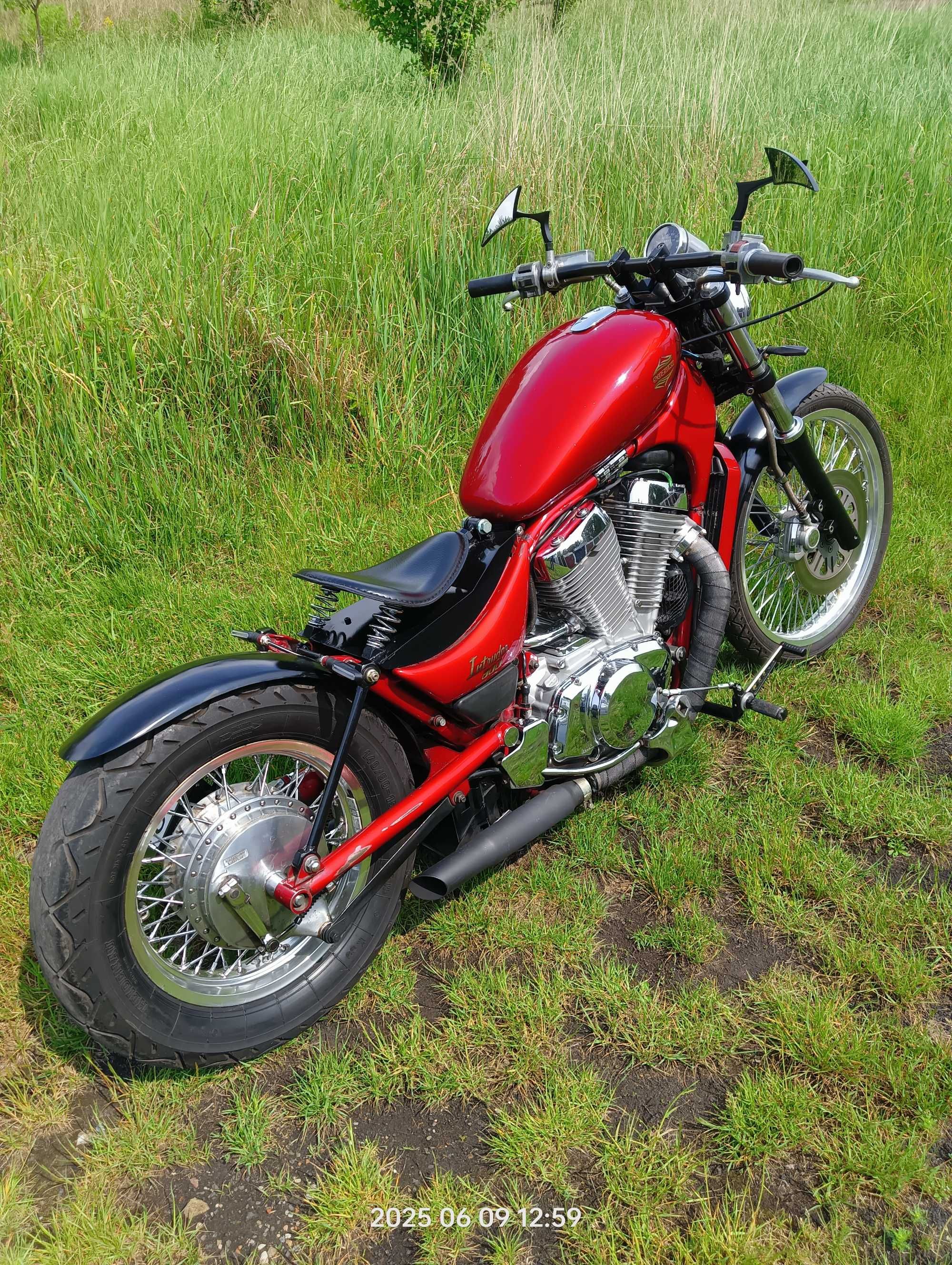 Suzuki Intruder vs 800 bobber