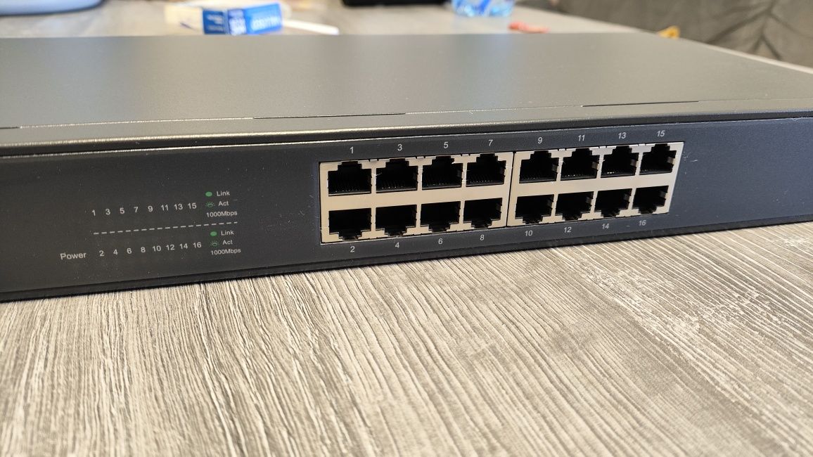 Switch gigabitowy 16p RACK TP-LINK TL-SG1016